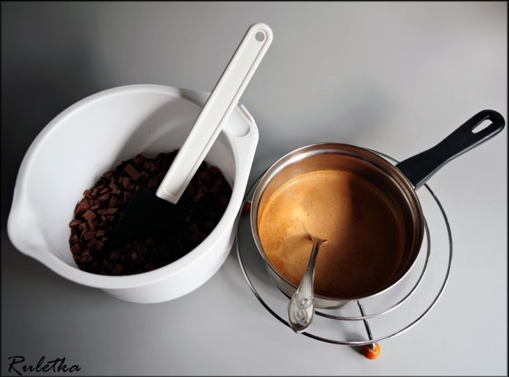 Шоколадная помадка с чайной крошкой и бергамотовым сиропом на основе earl grey.: шаг 11