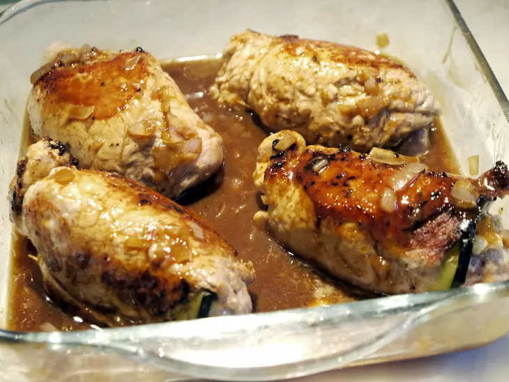 Мясные рулеты с начинкой из баклажан и брынзы „греческие мотивы“: шаг 5