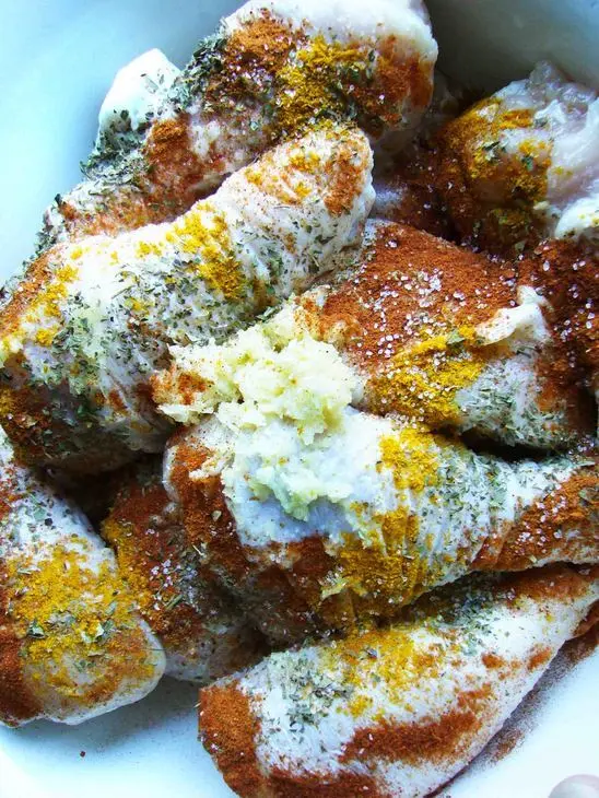 Острые куриные голени с карри: шаг 1