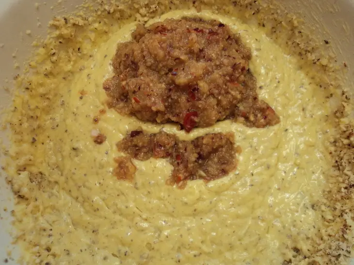 Торт с фундуком, нектаринами и сливочным кремом: шаг 6