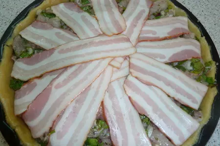 Пирог с куриным мясом, свекольными листьями и кедровыми орешками: шаг 10
