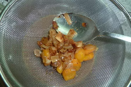 Пирог с куриным мясом, свекольными листьями и кедровыми орешками: шаг 13