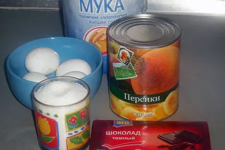 Торт йогуртовый с персиками и бисквитом: шаг 1