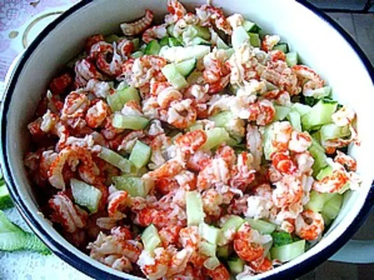 Картофельный салат с раковыми шейками: шаг 4
