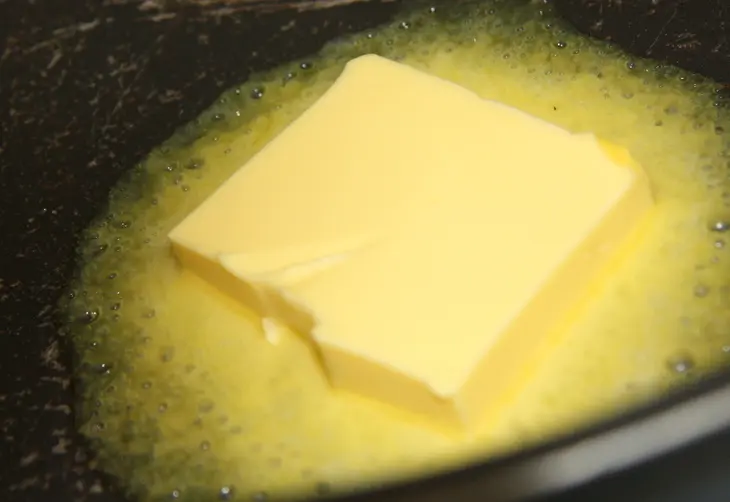 Паста "romeo" на мясном бульоне с тунцом, каперсами и сливочным маслом.: шаг 4