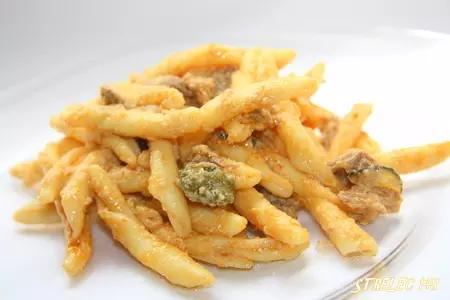 Паста "romeo" на мясном бульоне с тунцом, каперсами и сливочным маслом.: шаг 9