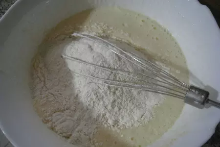 Бисквит с грушами (проще не бывает): шаг 4