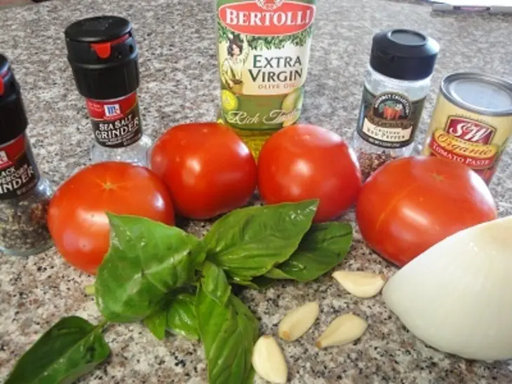 Ракушки с мясом и грибами под сырно-томатным соусом: шаг 3