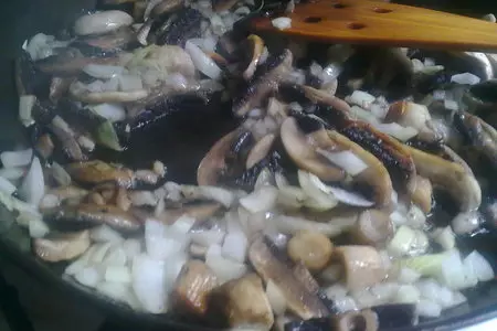 Спагетти с грибами и орехами: шаг 3