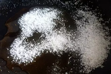 Летний персиковый пирог со штрейзелем и кокосовым соусом: шаг 3