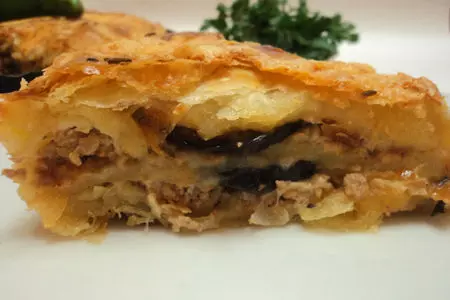 Слоеный пирог с мясом и не только.: шаг 6