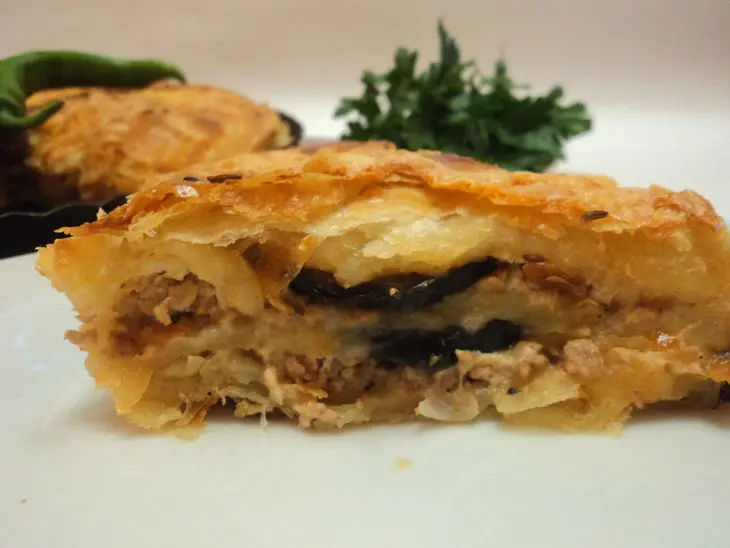 Слоеный пирог с мясом и не только.: шаг 7
