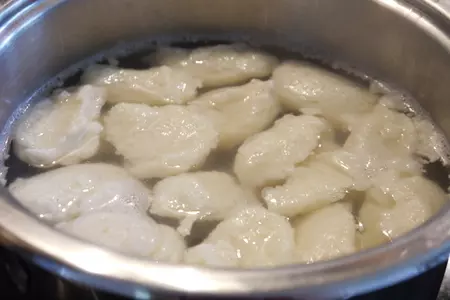 Суп из паприки с манными клецками и грецкими орехами: шаг 5