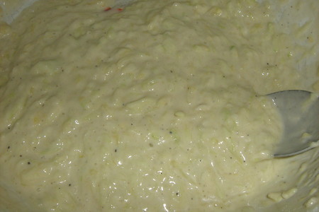Кабачково-луковые оладьи с творожно-йогуртовым дипом: шаг 1