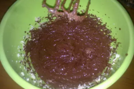 Шоколадный пирог с яблоками: шаг 4
