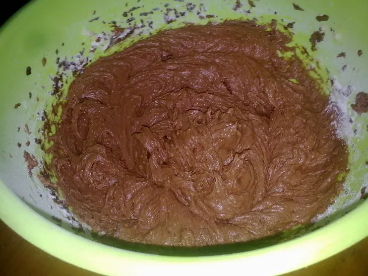 Шоколадный пирог с яблоками: шаг 5