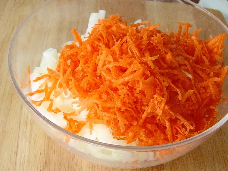 Помидоры фаршированные свининой, сыром и овощами: шаг 4