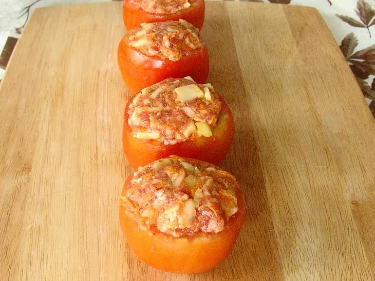 Помидоры фаршированные свининой, сыром и овощами: шаг 6