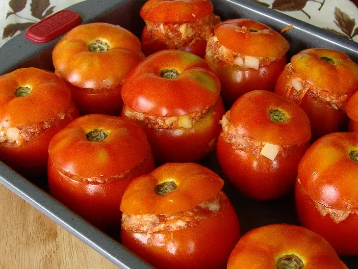 Помидоры фаршированные свининой, сыром и овощами: шаг 7