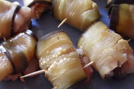 Рулетики из баклажан с куриной грудкой.: шаг 1