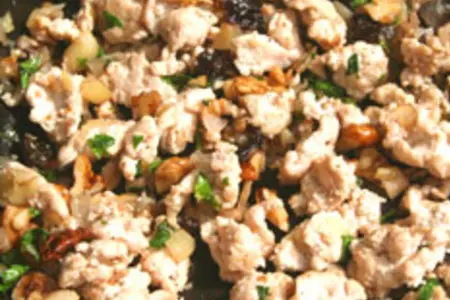 Яблоки, фаршированные курицей, черносливом и грецкими орехами: шаг 3