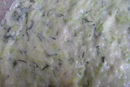 Оладьи из кабачка с сыром и помидорами.: шаг 2