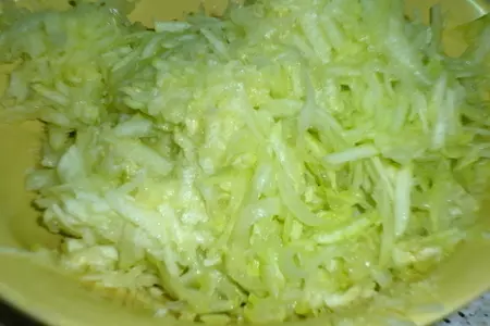 Закусочный  кекс с кабачком, сыром и курицей: шаг 4
