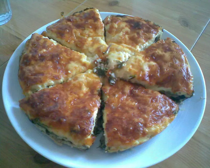 Сырно-сливочное суфле на подушке из листьев свеклы с мясной начинкой и зеленью: шаг 7