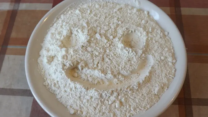 Торт с бананами, вареной сгущенкой и фундуком: шаг 1