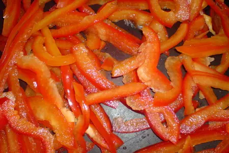 Суп-пюре из брокколи и зелёного горошка с жареным острым красным перцем: шаг 7