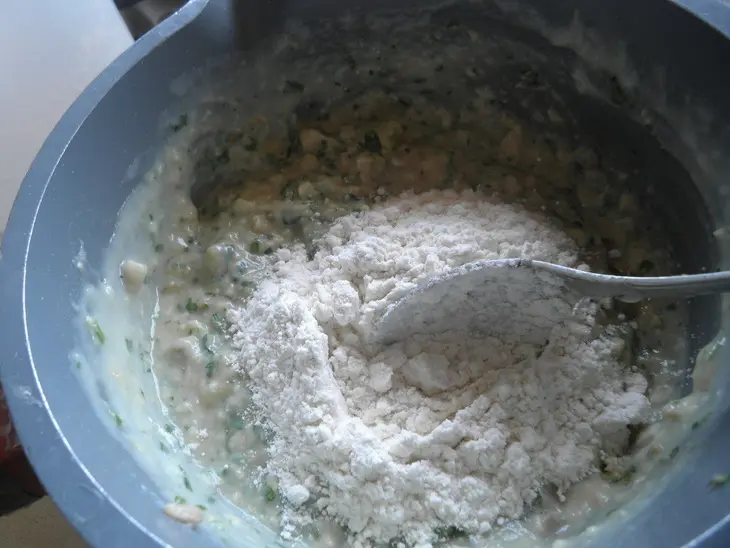 Шарики из курицы с грибами: шаг 3