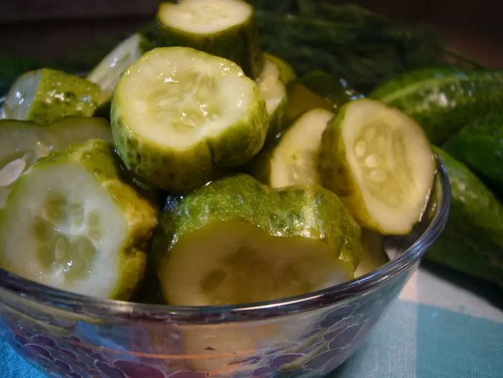 Быстро маринованные огурчики с рисовым уксусом.: шаг 2