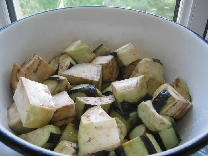 "удачное решение" - овощи запечённые с курицей и грибами под сырной корочкой .: шаг 4