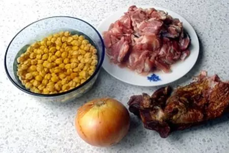 Гороховый суп с гренками: шаг 1