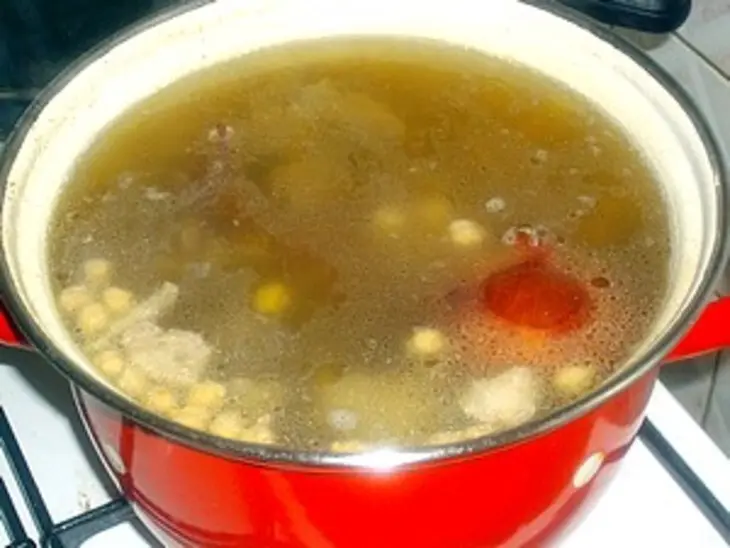Гороховый суп с гренками: шаг 3