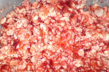 Рогалики творожные с шоколадом и со сливочно-клубничным маслом: шаг 8