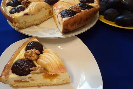 Низкокалорийный творожный пирог  со сливами, яблоками, орехами!.: шаг 4