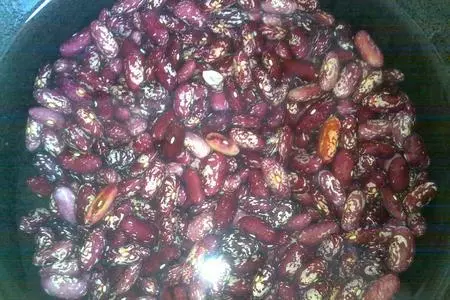 Рис с чипсами и подливой из фасоли: шаг 1