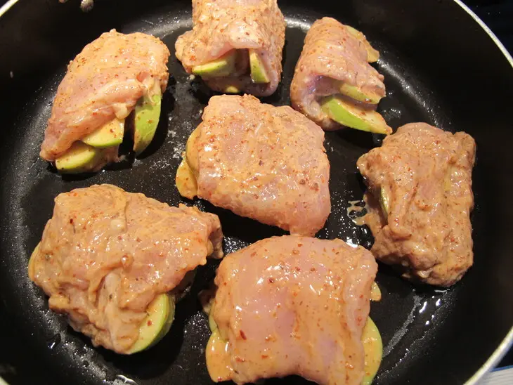 Острая, горячая закуска из курицы, яблок и винограда: шаг 6