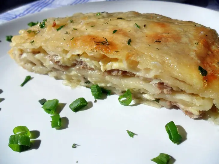 Бурек по сербски(с мясом и сыром): шаг 9
