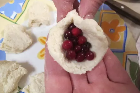 Творожные варенники с брусникой.: шаг 4