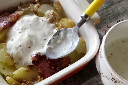 Картофельная запеканка с яблоками и беконом.: шаг 7