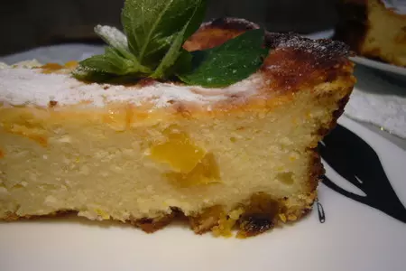 Сливочно - ванильная запеканка с творожным сыром и курагой.: шаг 8