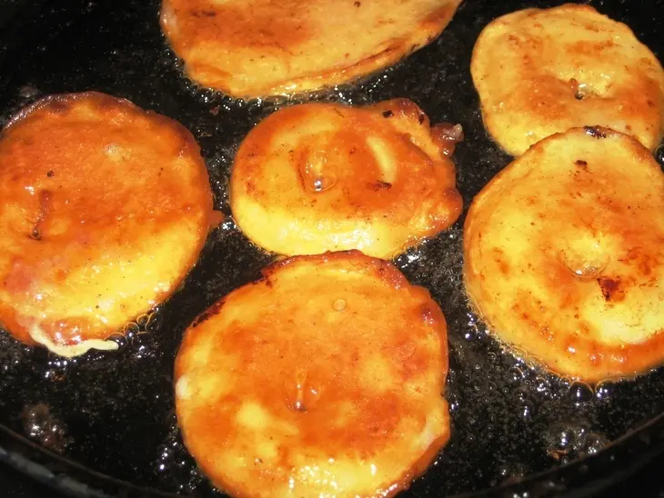 Пончики с яблоками к завтраку: шаг 8