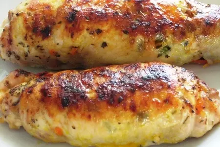 Куриные рулетики, с глазированной морковью и горошком, а так же виноградный соус к ним.: шаг 9