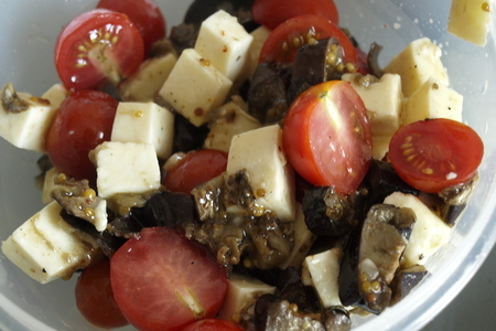 Салат с запечёнными баклажанами,брынзой и помидорами.: шаг 4