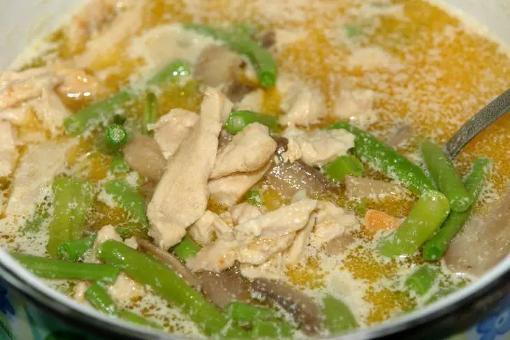 Курица с грибами и китайской спаржевой фасолью: шаг 8