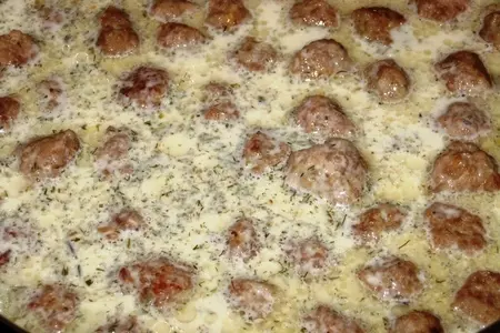 «захмелевшие» спагетти с мясными шариками: шаг 4