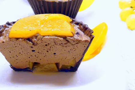 Корзиночки из шоколада с персиками и шоколадным муссом для прекрасных именинниц сайта. натальин день: шаг 12
