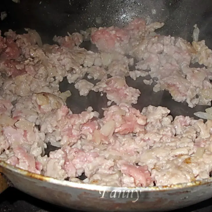Яблоки, фаршированные индейкой с яблочно-медовым соусом: шаг 4